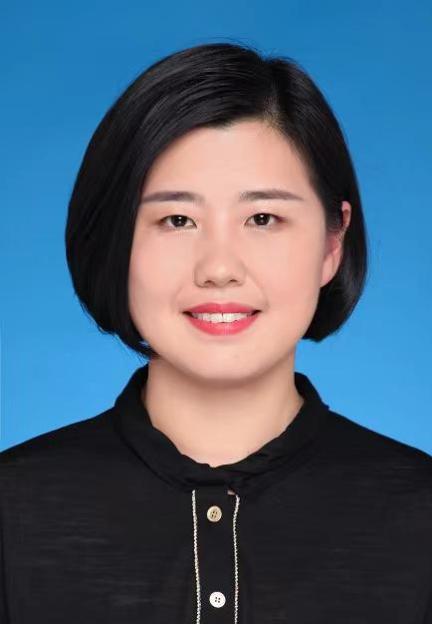 唐云证件照