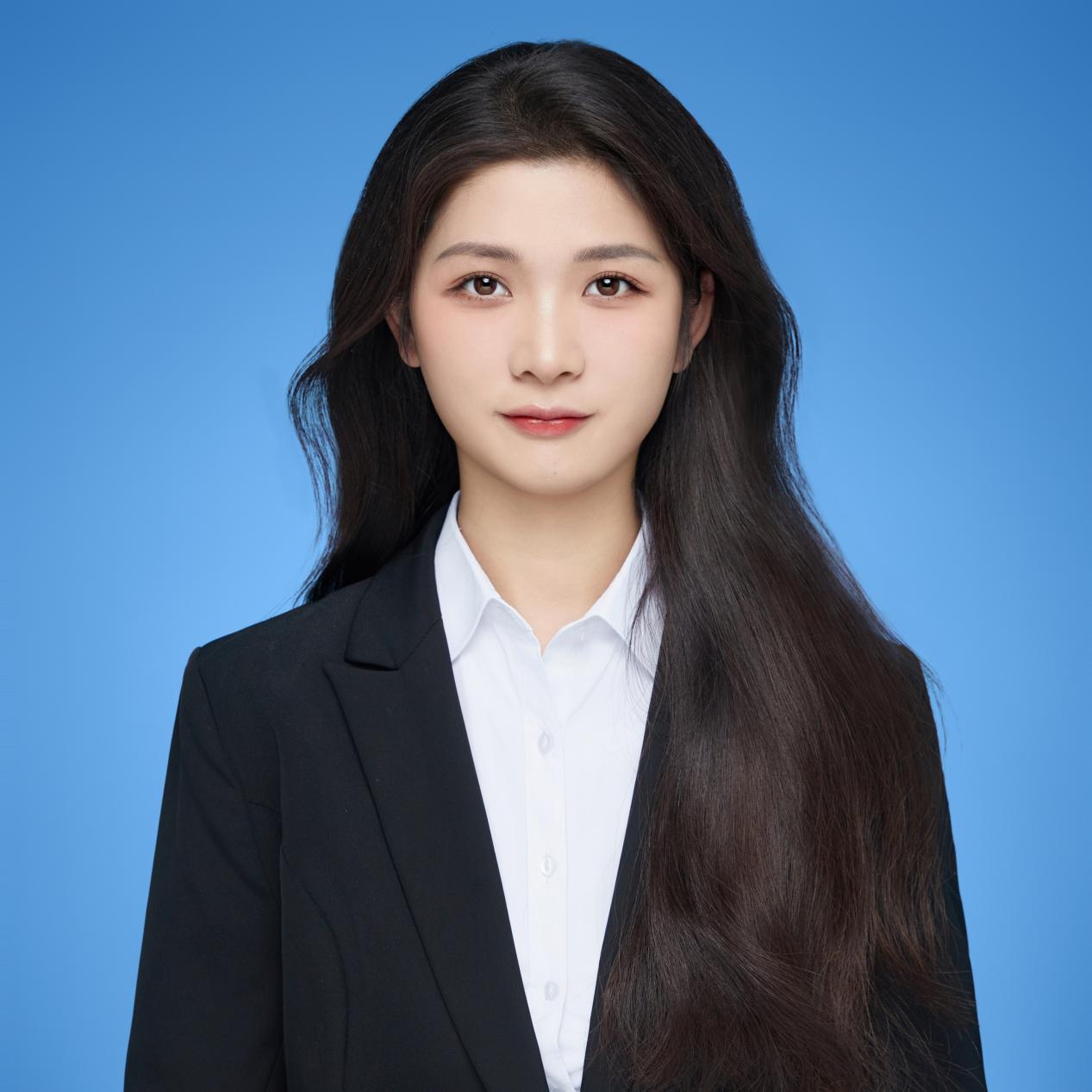曹春证件照
